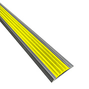 Алюминиевая противоскользящая накладка на ступени с желтой резиновой вставкой